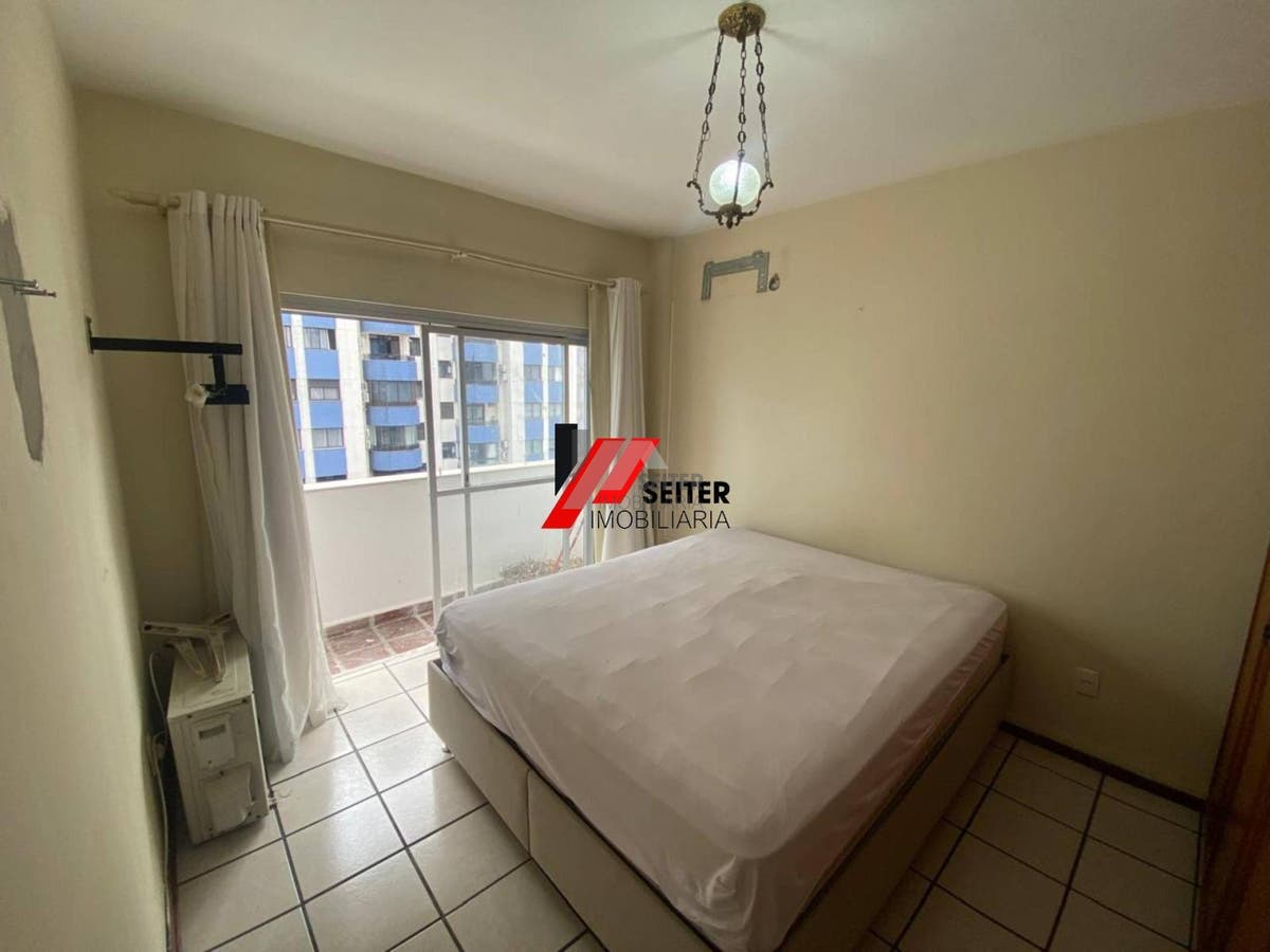 Apartamento com 3 dormitórios à venda no centro de Florianópolis