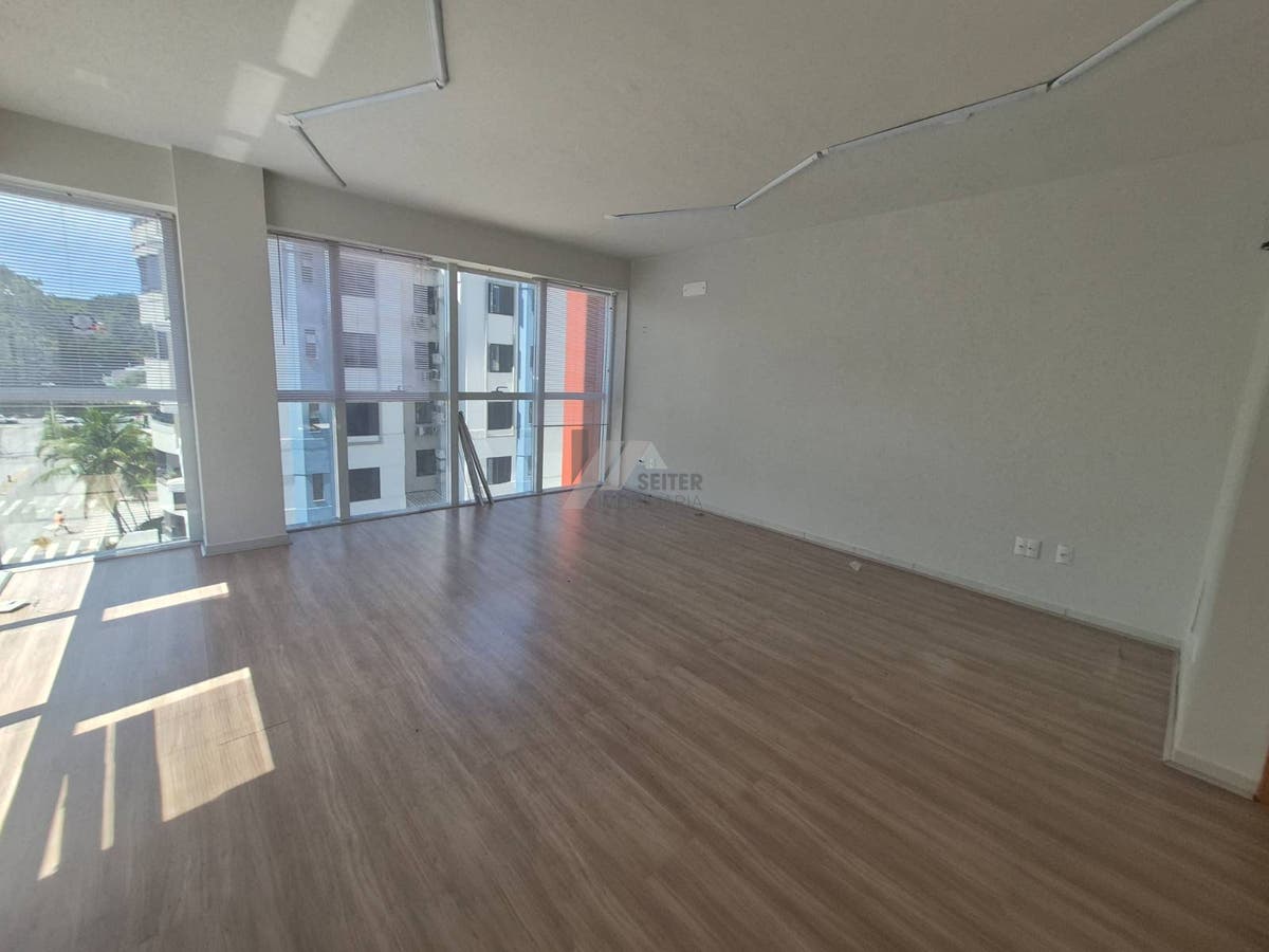 Sala comercial a venda no bairro Itacorubi com 37 m2 de área