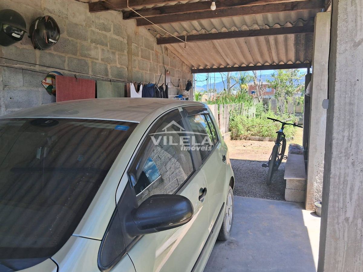 Casa no bairro golfinho-caraguatatuba-sp