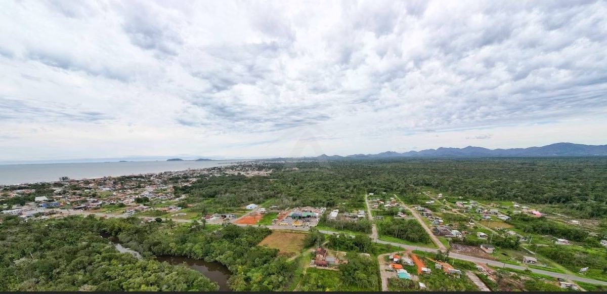 Área, 8.445m², barra sai