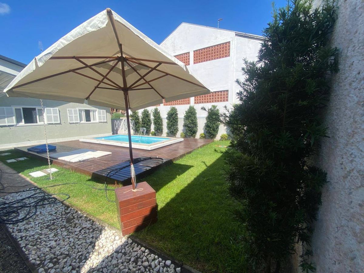 Casa mobiliada alto padrão com piscina - 250 metros do mar - rainha do mar