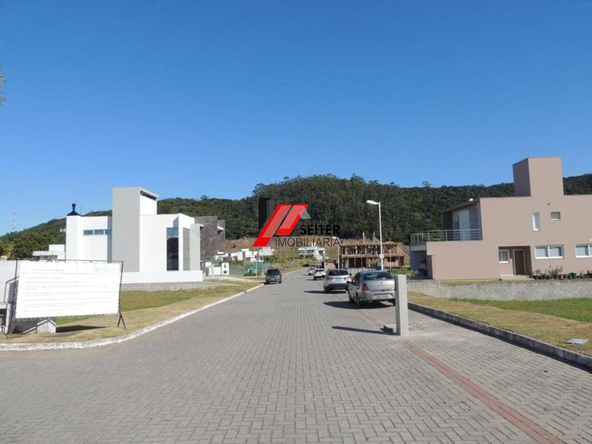 Terreno à venda em condomínio fechado no bairro Ingleses em Florianópolis