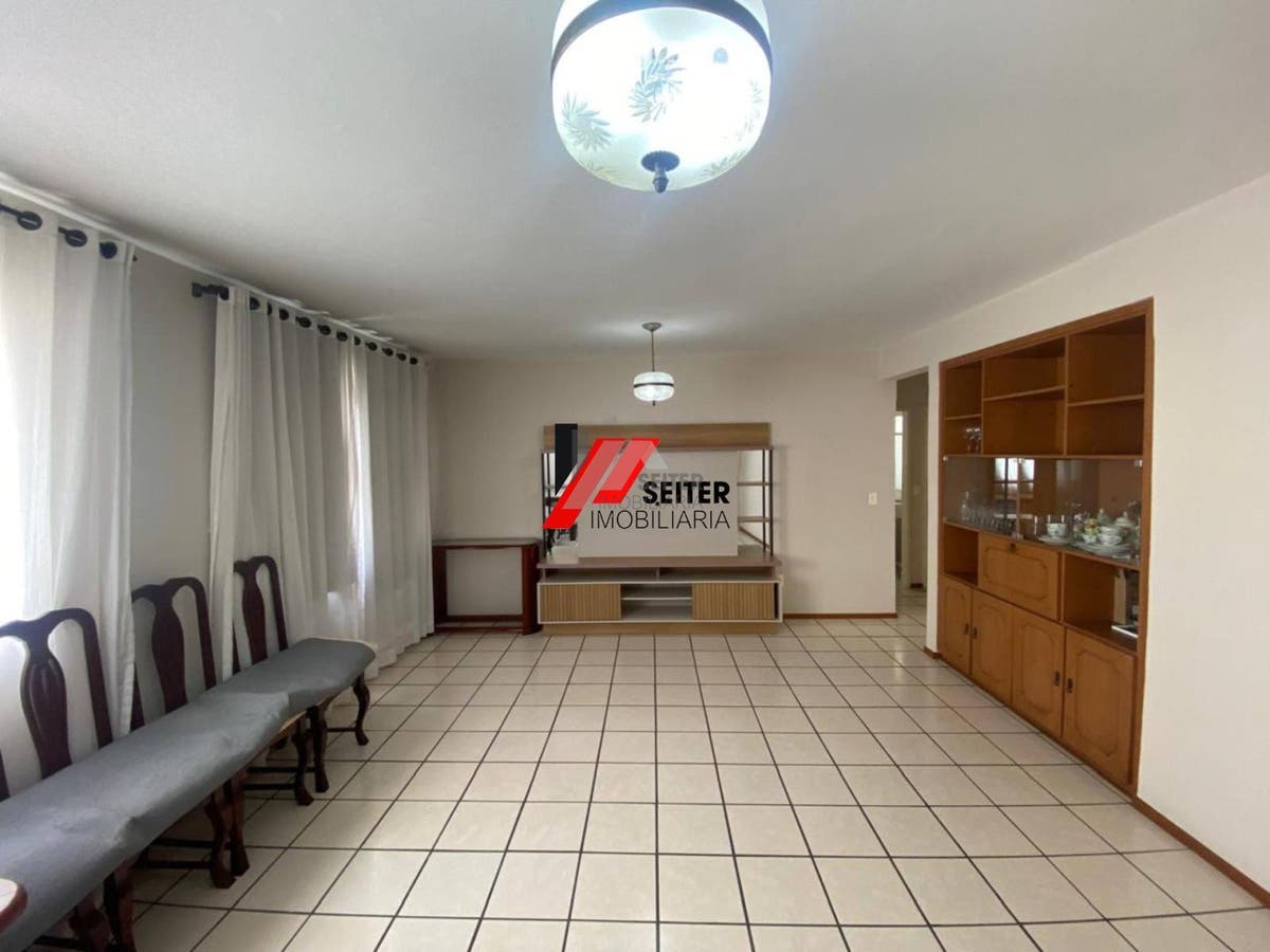 Apartamento com 3 dormitórios à venda no centro de Florianópolis