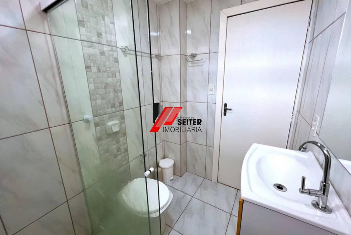 Apartamento mobiliado a venda no centro de Florianopolis