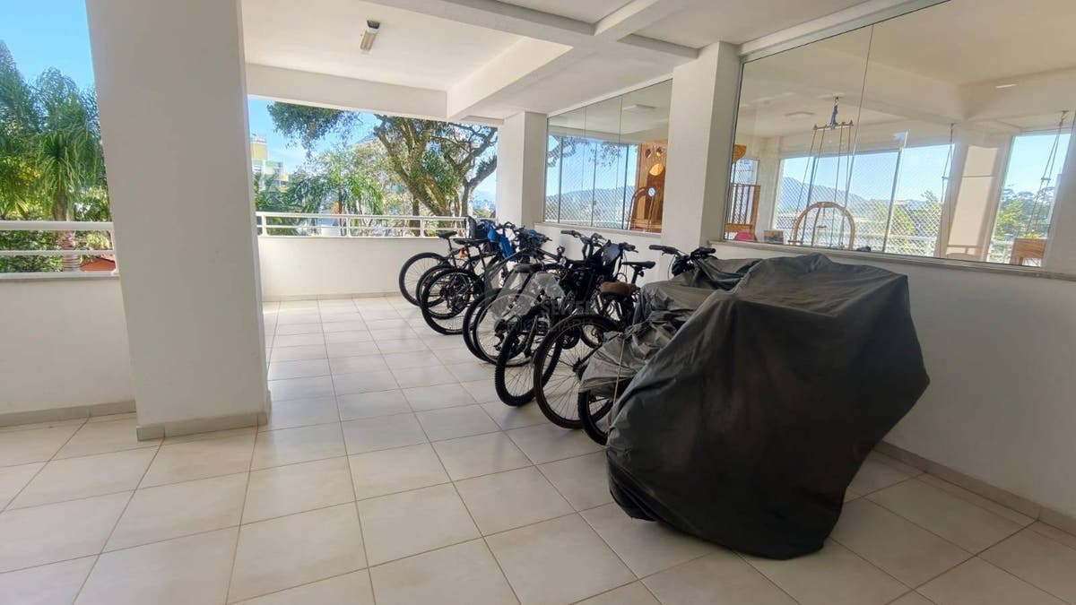 Cobertura 3 suites para alugar no Itacorubi Florianópolis