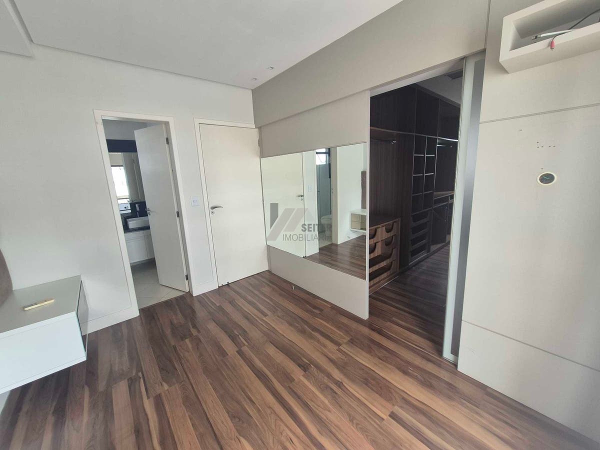 Apartamento tipo cobertura 3 quartos para alugar no itcorubi Florianopolis