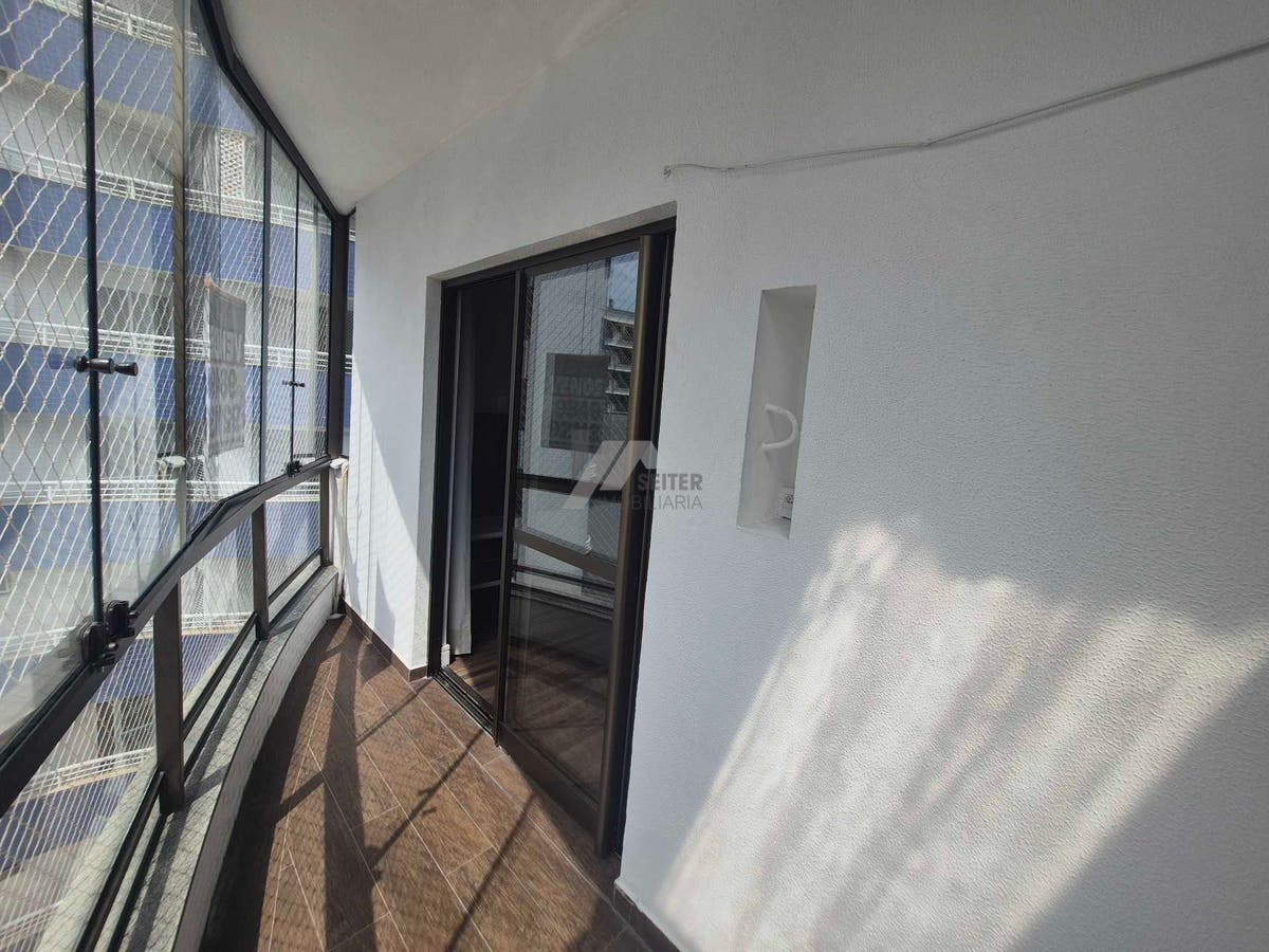 Apartamento tipo cobertura 3 quartos para alugar no itcorubi Florianopolis