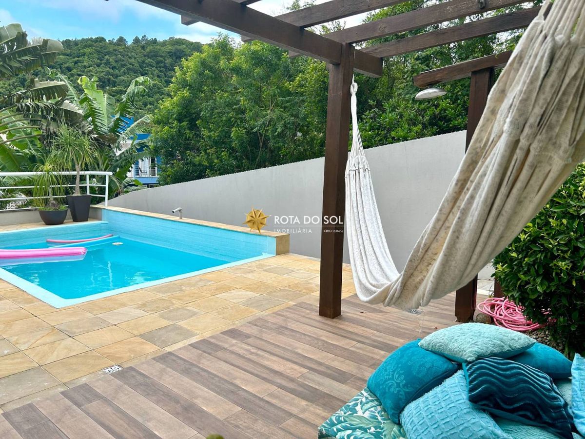 Casa de praia com piscina 5 quartos à venda Praia Centro Bombinhas SC - 8