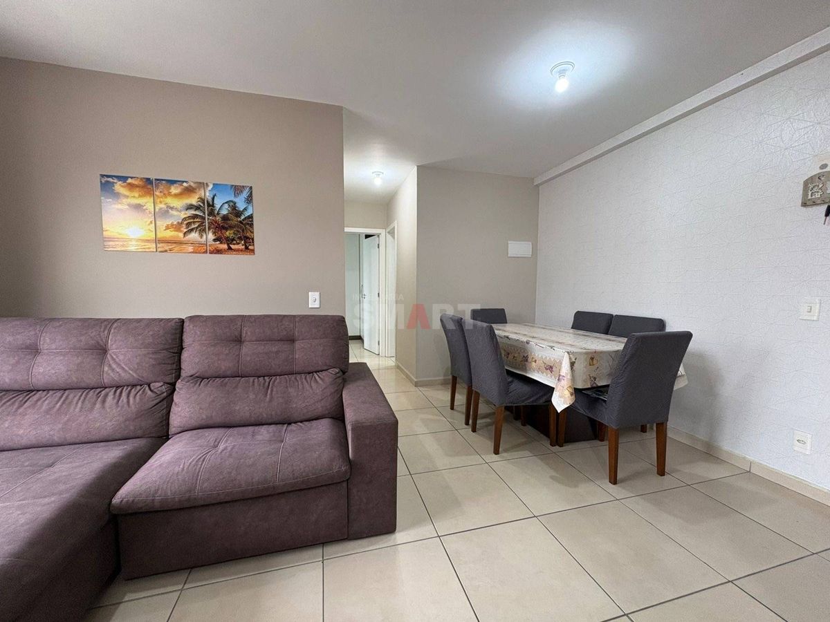 Apartamento com 2 quartos e elevador