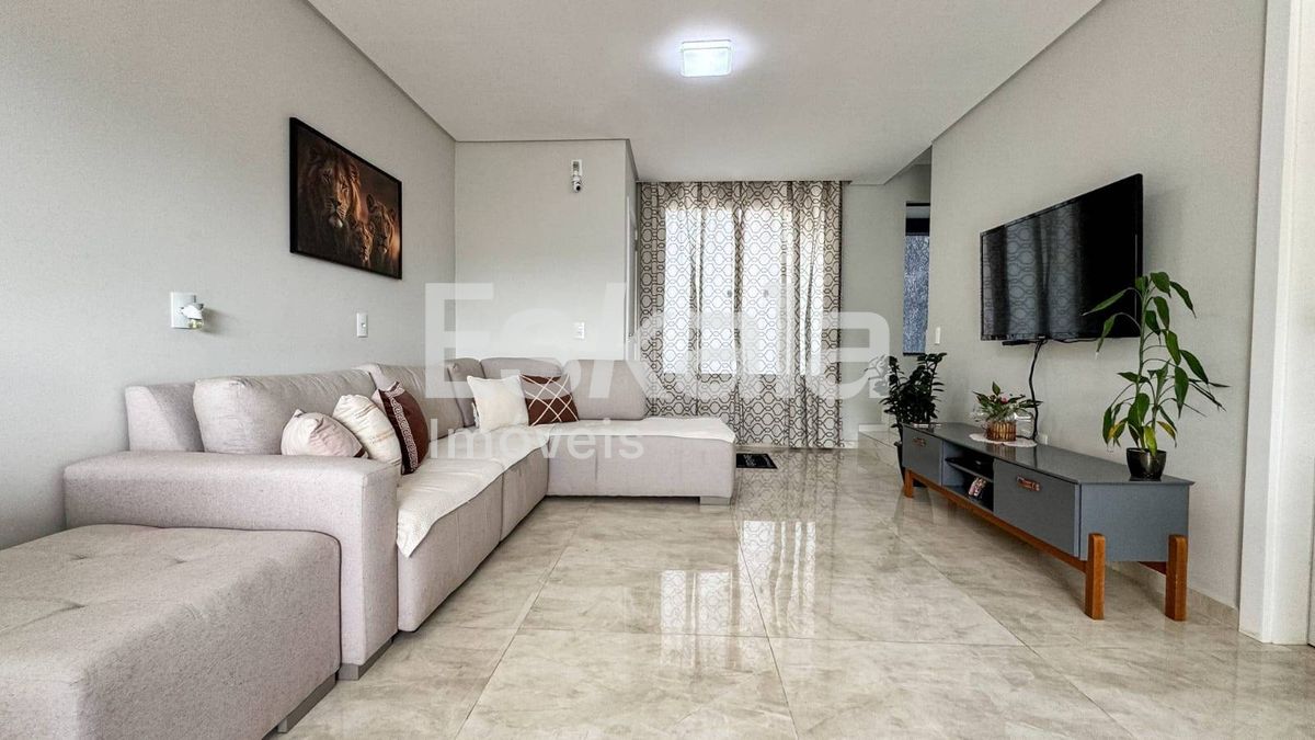 Sobrado Semi Mobiliado com 01 Suíte + 02 Quartos Três Rios do Sul
