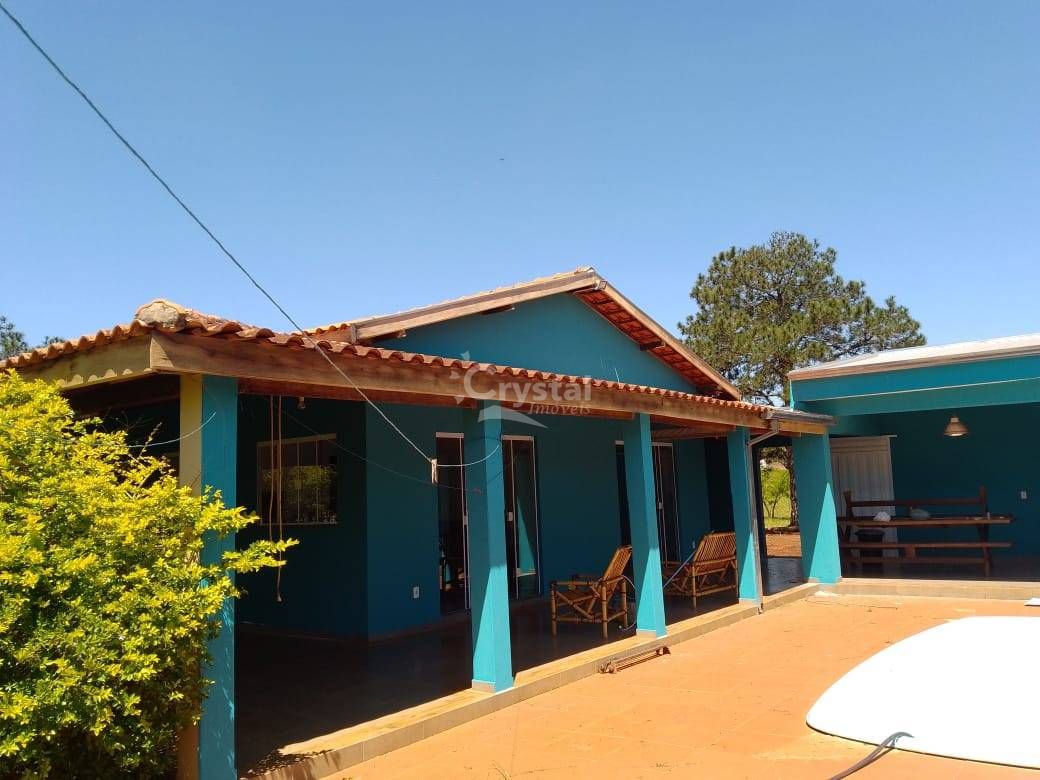 Casa à Venda com 3 Quartos, 3 Banheiros, Cozinha Planejada e Varanda em Vivenda do Solemar - Avaré. Foto 2