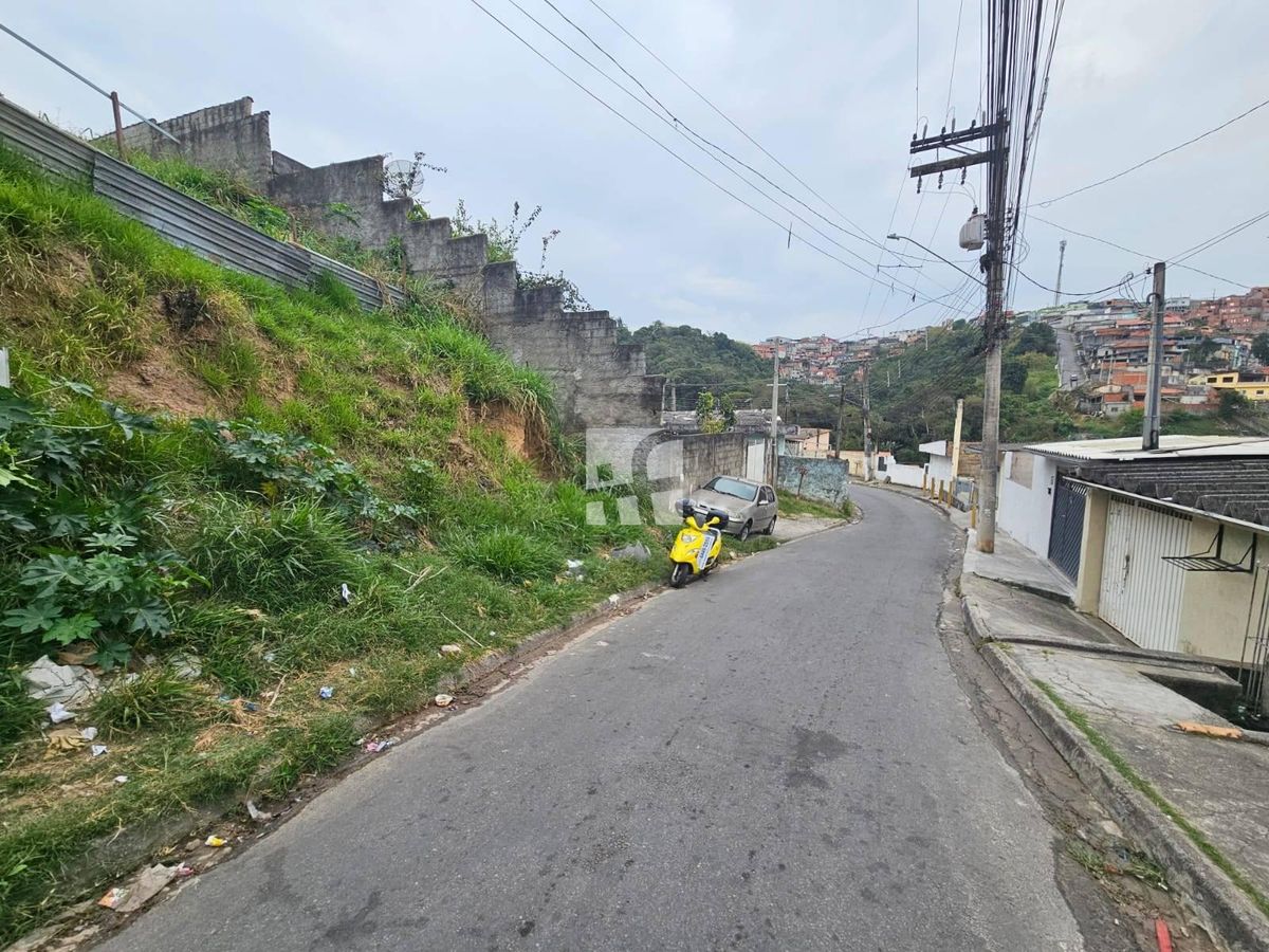 TERRENO - Rua José Cezar de Azevedo Soares