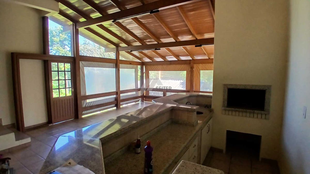Casa a venda de 4 suites terreno grande Santo Antonio de Lisboa Florianopolis
