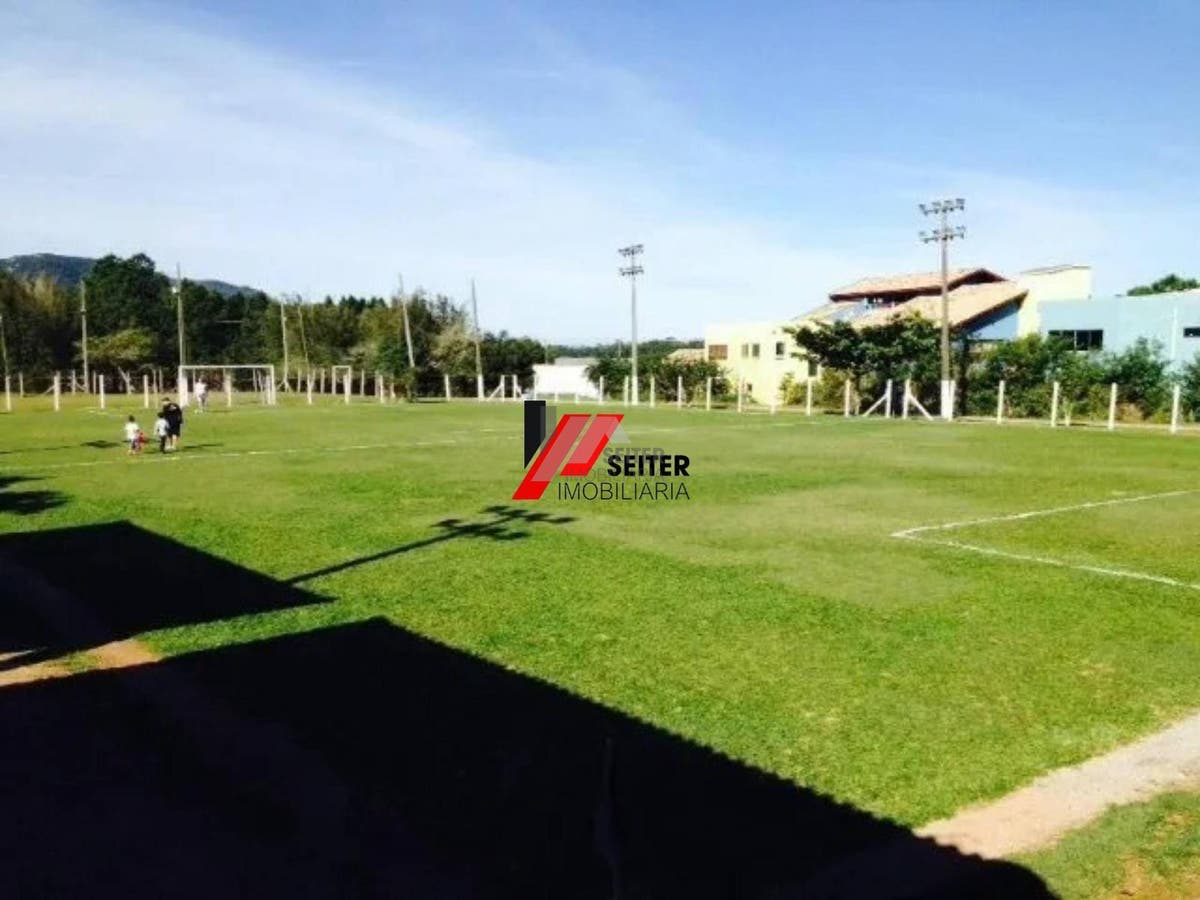 Terreno à venda no bairro Ingleses do Rio Vermelho no Norte da Ilha