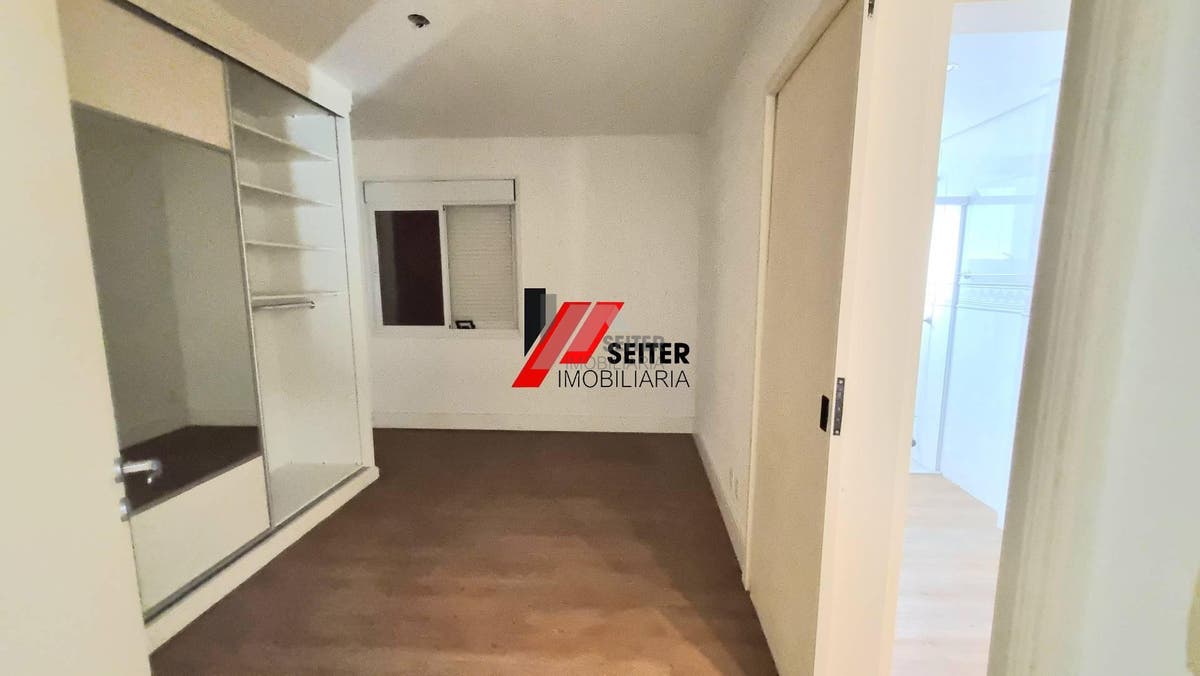 Apartamento de 4 dormitorios a venda Beira Mar Florianopolis