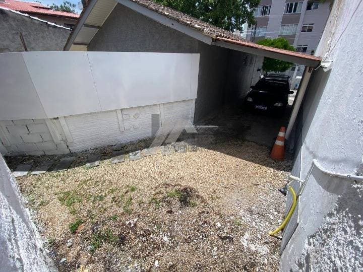 Terreno com duas casas à venda no Bairro Trindade em Florianópolis