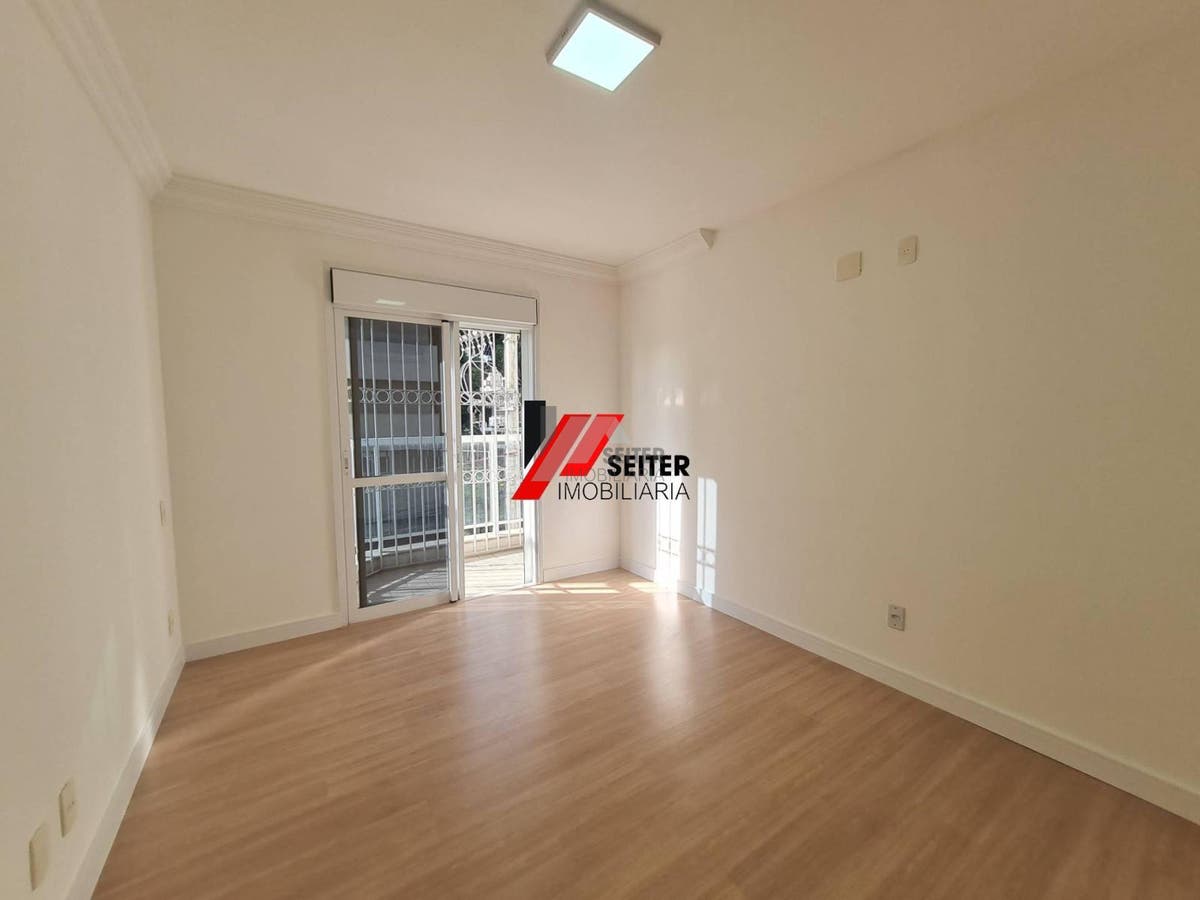 Apartamento a venda na Beira Mar Norte de Florianópolis