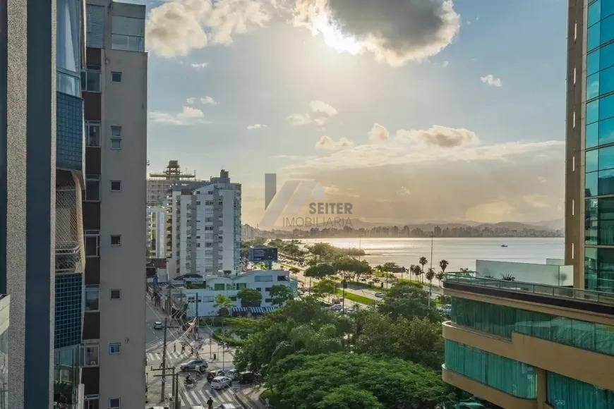 Apartamento com 5 quartos, Centro - Florianópolis