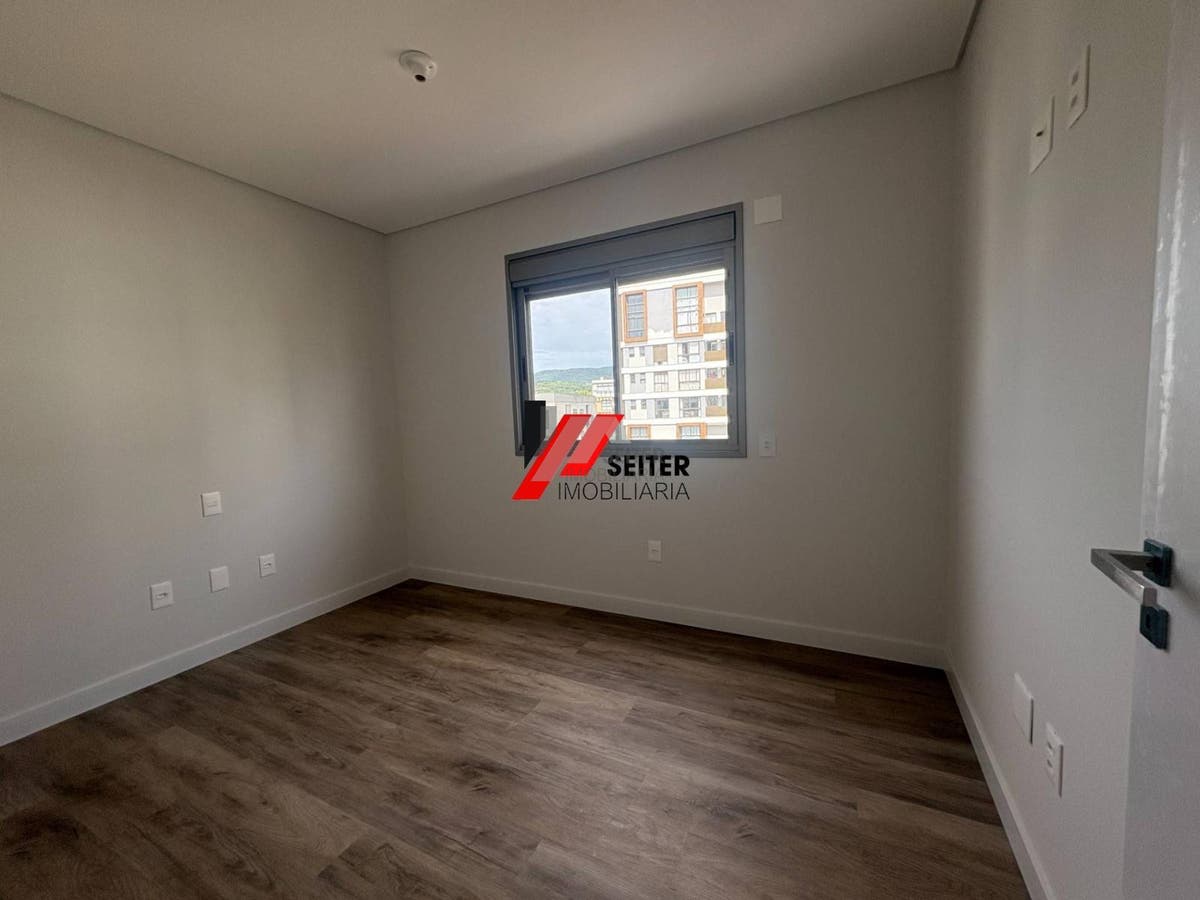 Apartamento novo de 3 dormitorios a venda proximo da UFSC no bairro Carvoeira