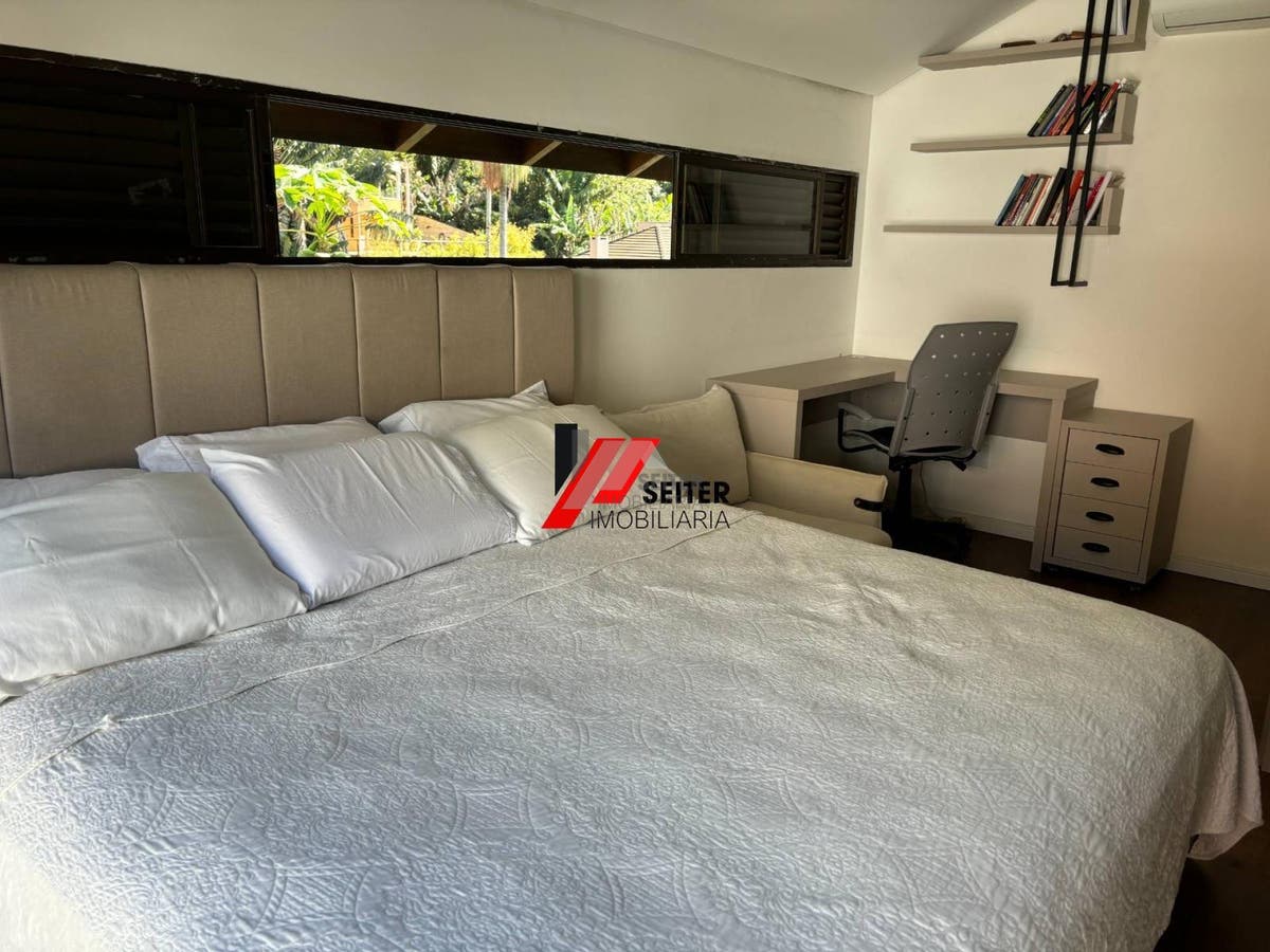 Casa à venda na beira da Lagoa em Florianópolis