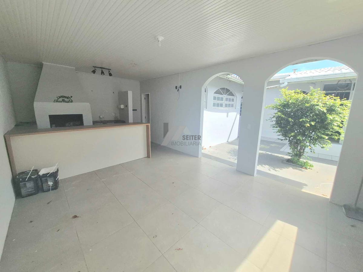 Casa de 4 quartos para alugar no Santa Monica Florianopolis