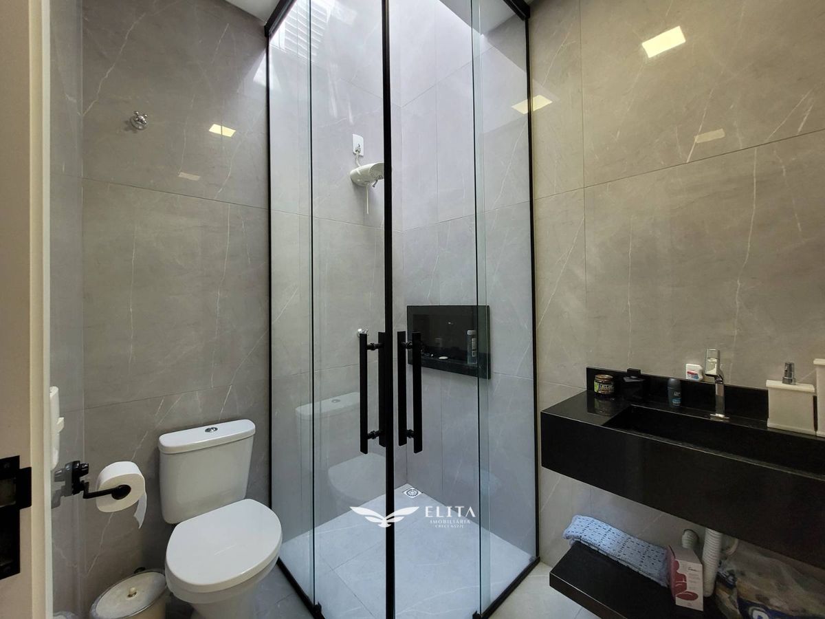 Casa com 2 Quartos, sendo 1 Suíte e Piscina à Venda em Itajuba, Barra Velha!