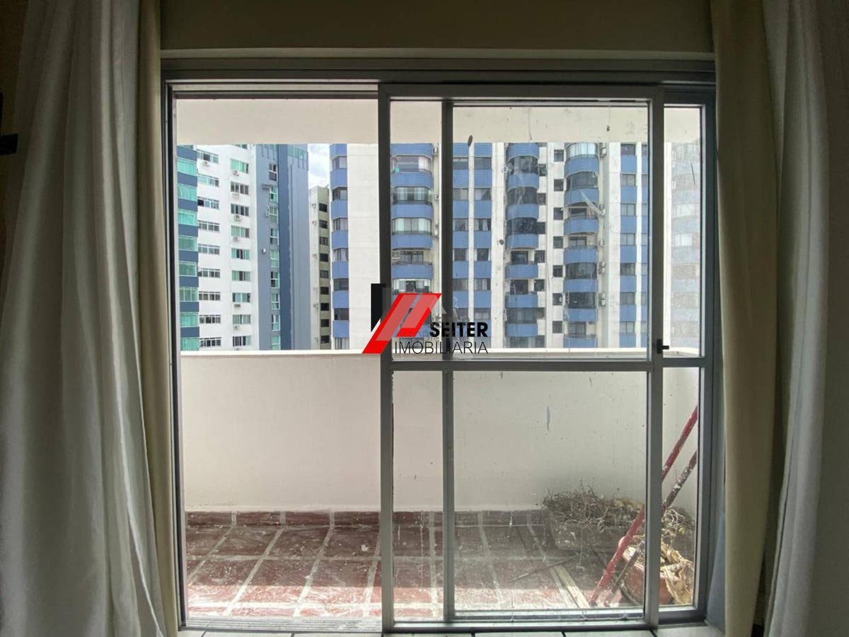 Apartamento com 3 dormitórios à venda no centro de Florianópolis