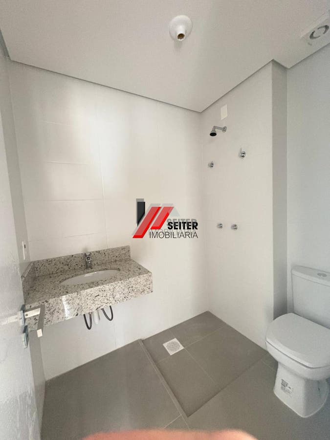 Apartamento novo de 3 dormitorios a venda proximo da UFSC no bairro Carvoeira