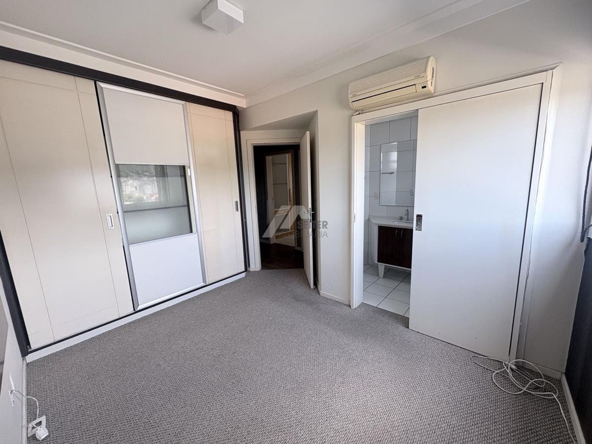 Apartamento de 3 Dormitorios a Venda Florianopolis Centro