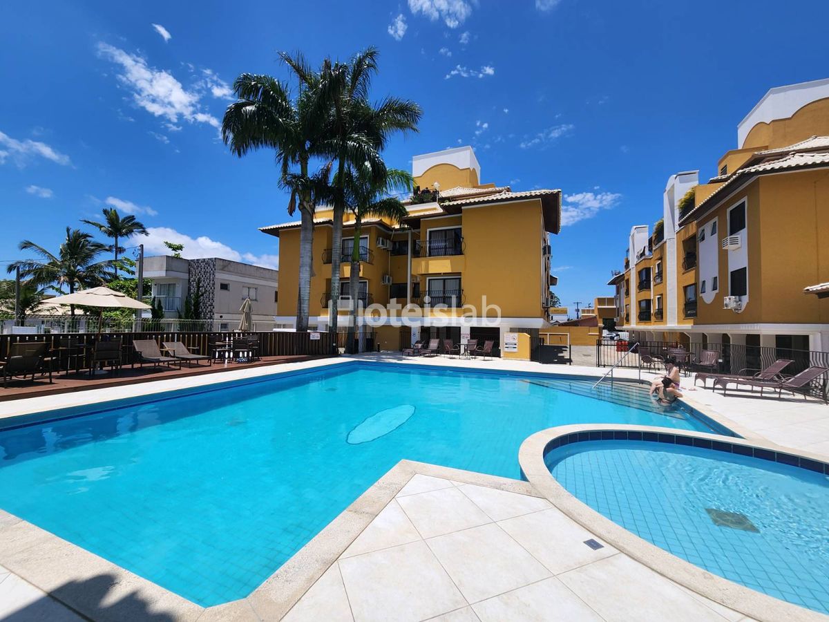 Lindo apto de 2 quartos com piscina a 300m da praia