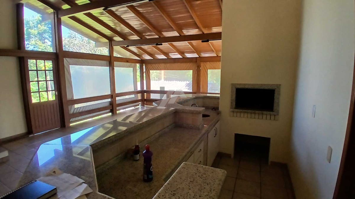 Casa a venda de 4 suites terreno grande Santo Antonio de Lisboa Florianopolis