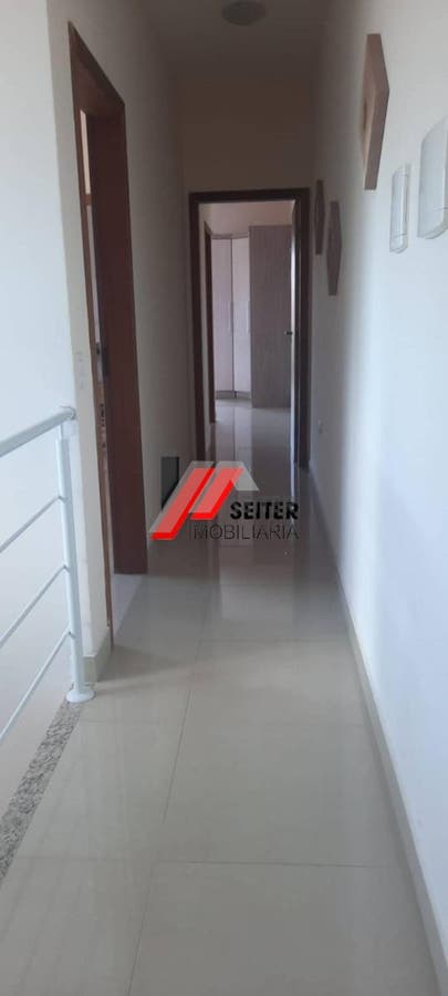 Casa a venda com 4 quartos sendo 4 suítes, 5 banheiros e 5 vagas de garagem, com area total de 279m²