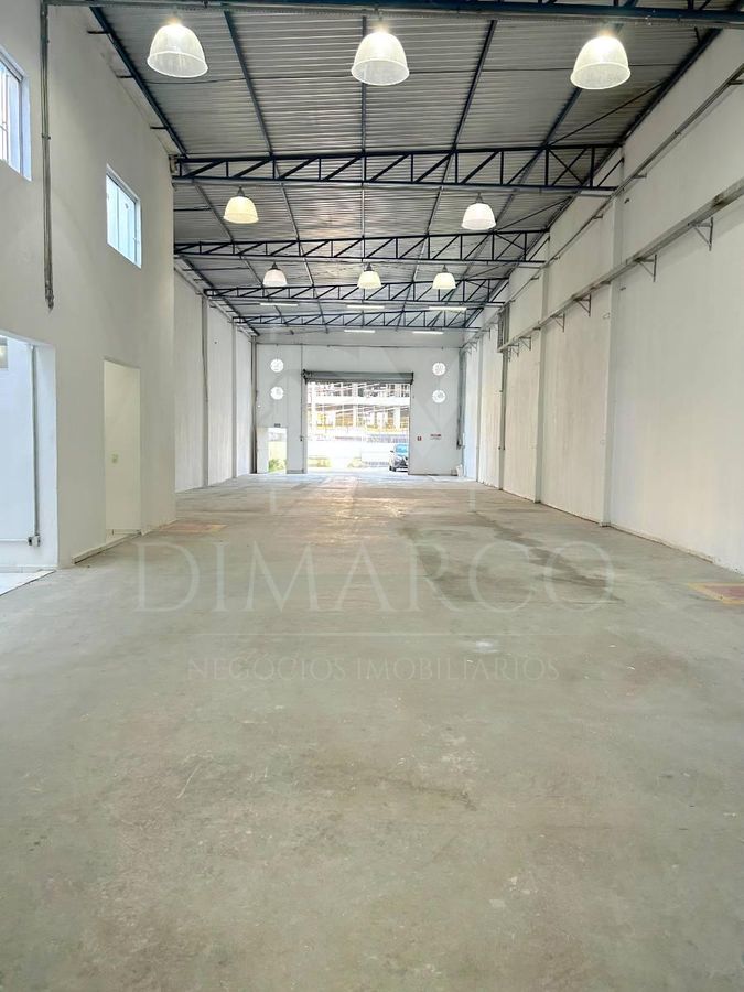 Loja-Salão, 645 m² - Foto 1