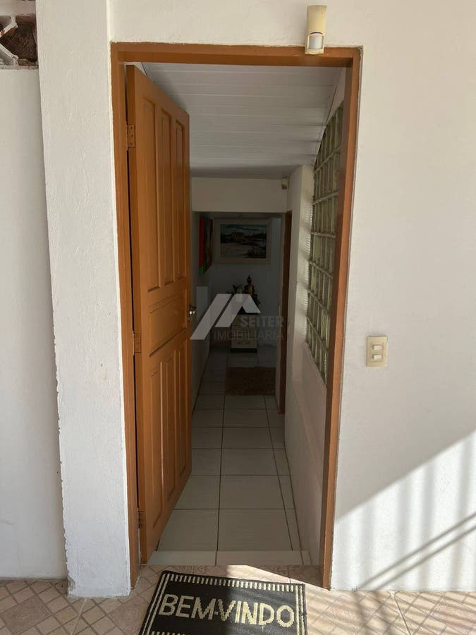 Casa para locação com 3 dormitórios sendo 1 suíte em Florianópolis Centro