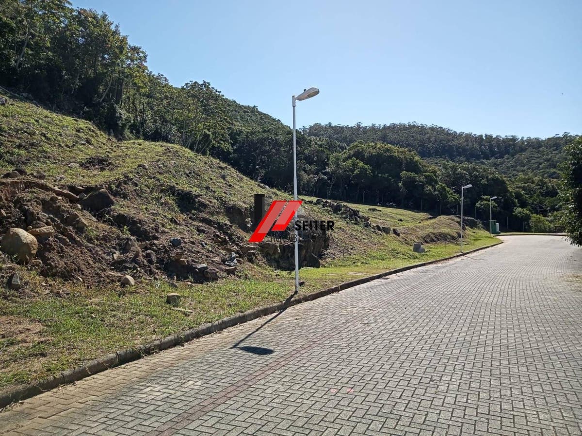 Terreno à venda em condomínio fechado no bairro Ingleses em Florianópolis