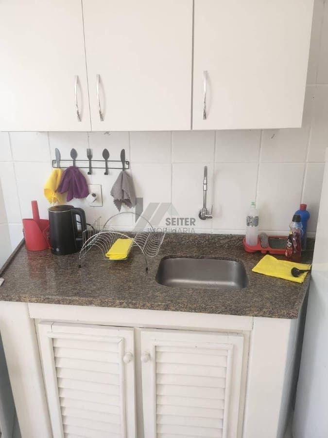 Apartamento de um dormitório para venda no centro de Canasvieiras