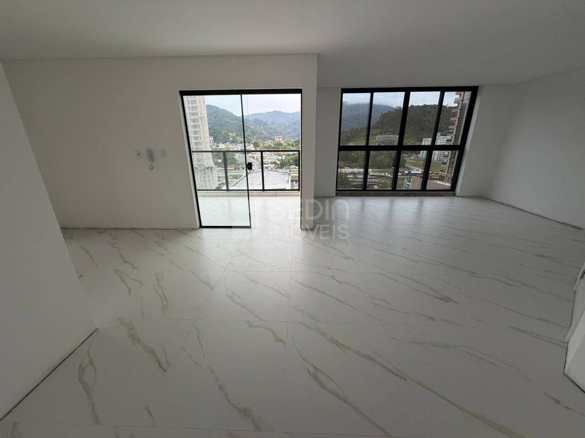 Apartamento de 4 quartos, no bairro Centro, em Itapema | Eu Corretor