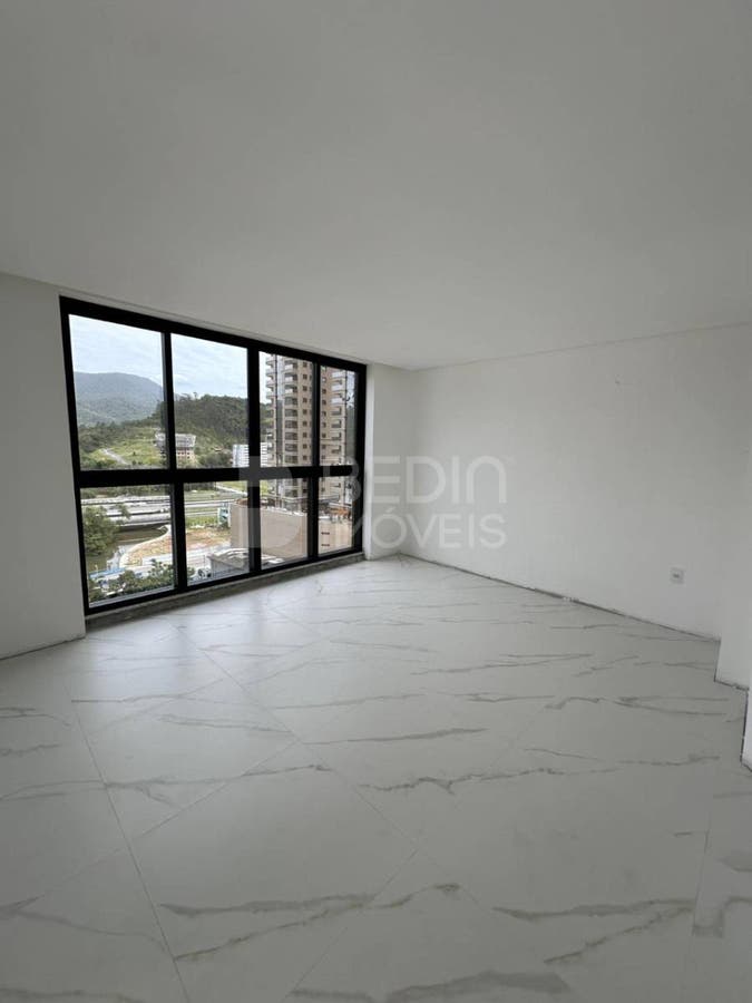 Apartamento de 4 quartos, no bairro Centro, em Itapema | Eu Corretor