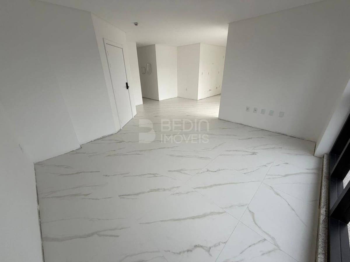Apartamento de 4 quartos, no bairro Centro, em Itapema | Eu Corretor