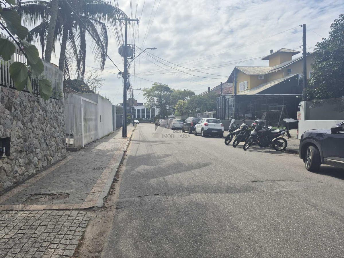 Casa de 4 quartos para alugar no Santa Monica Florianopolis