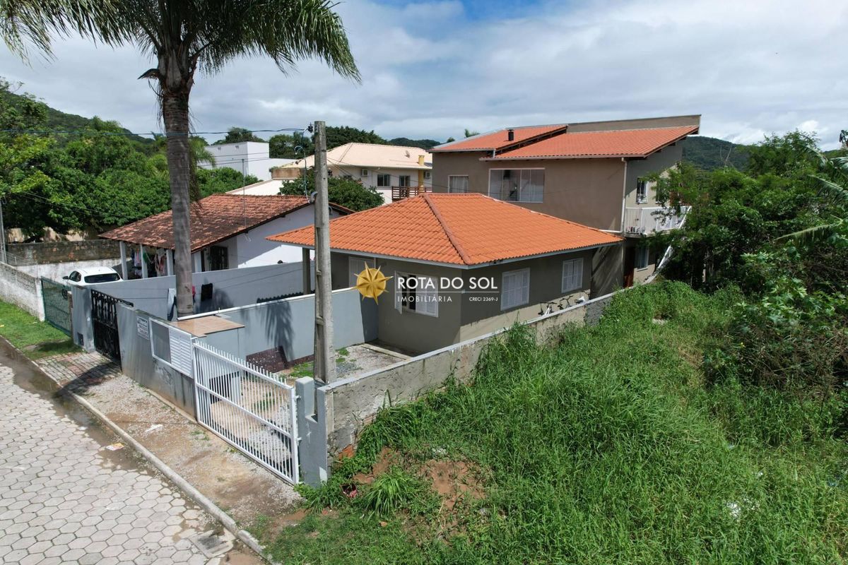Casa e residencial à venda Praia Bombas Bombinhas SC — foto 2