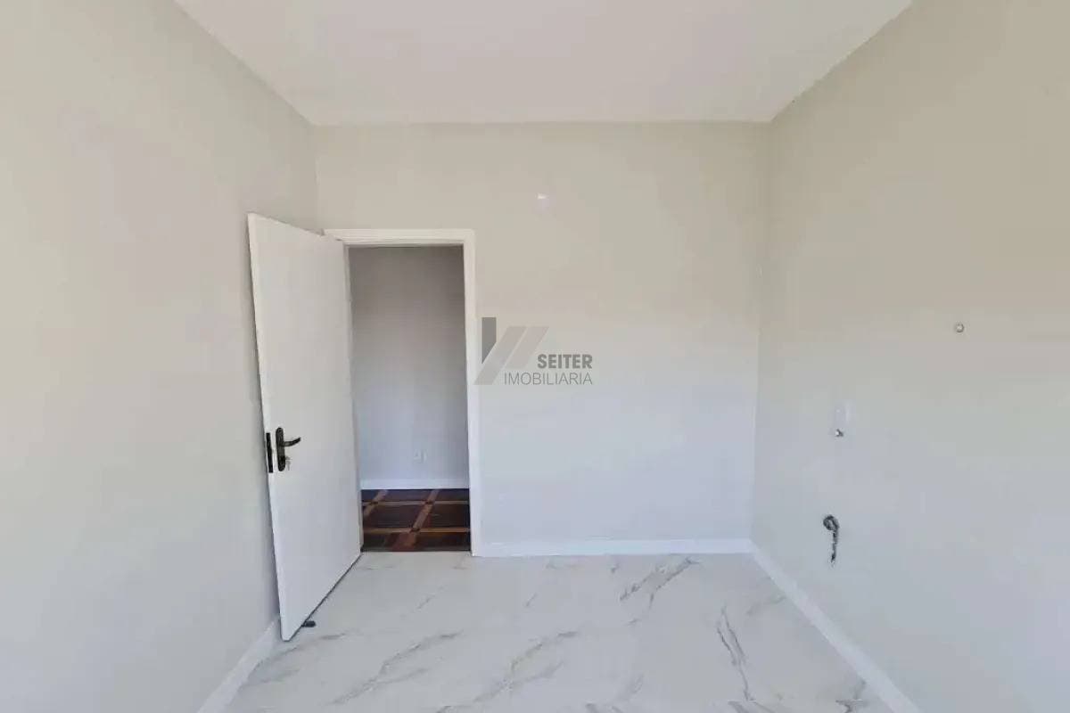 Apartamento 4 dormitórios suite venda Centro Florianópolis
