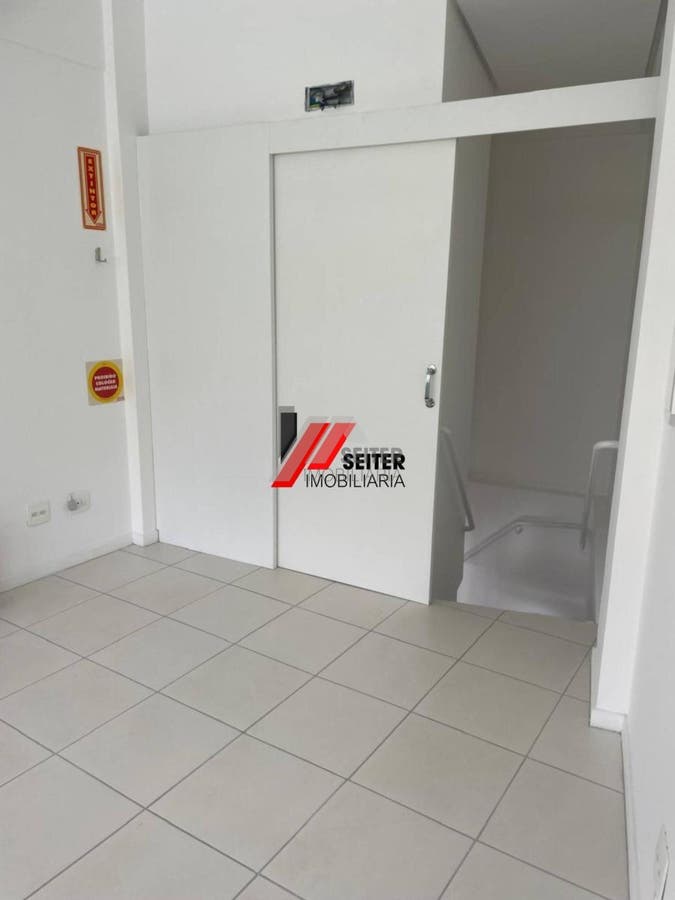Loja com Mezanino Venda Córrego Grande Florianópolis