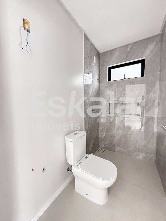 Casa geminada com 02 dormitórios + 01 suíte com close são luís - jaraguá do sul