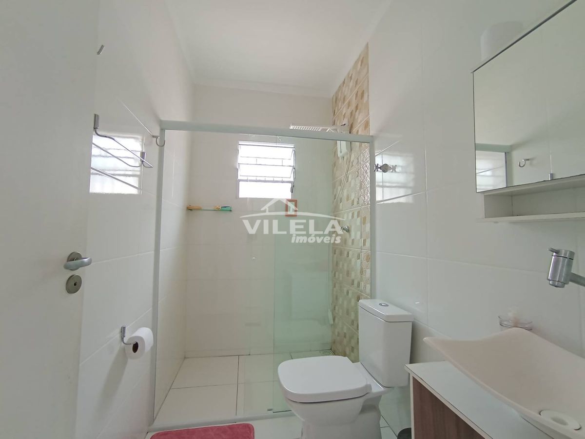 Linda casa com piscina no morro do algodão