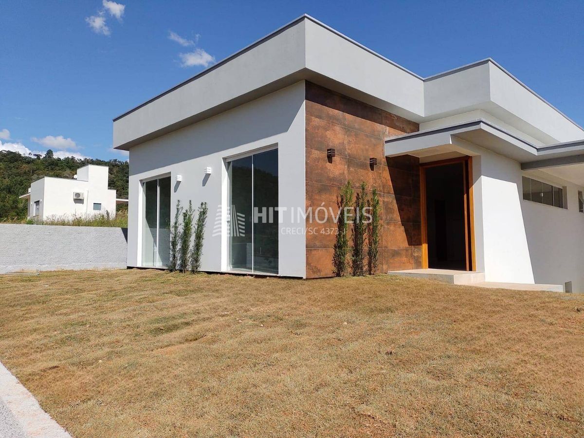 Casa de esquina - loteamento 13 de maio - gabiroba - ituporanga - sc