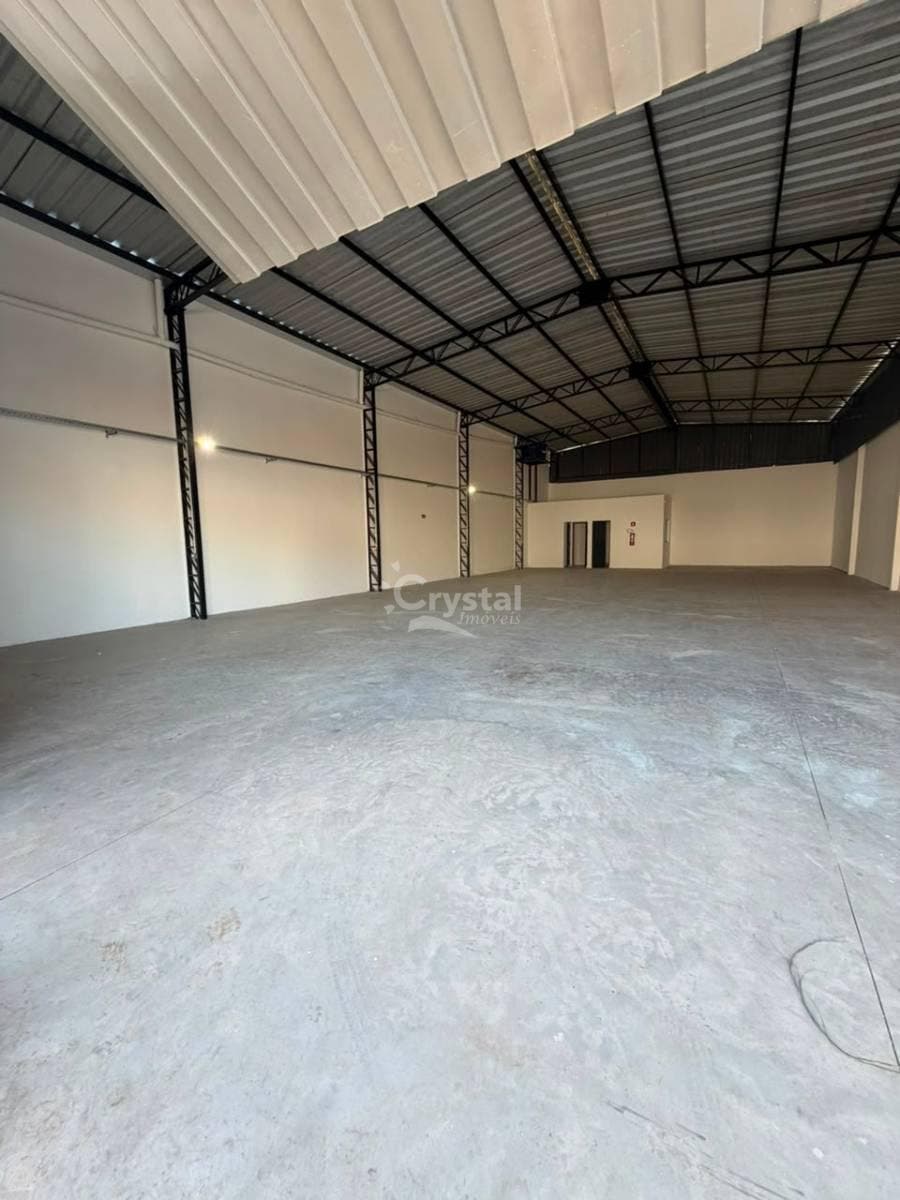 Barracão para Alugar com Salão de 300m², Banheiro e Cozinha no Parque Industrial Jurumirim - Avaré. Foto 2