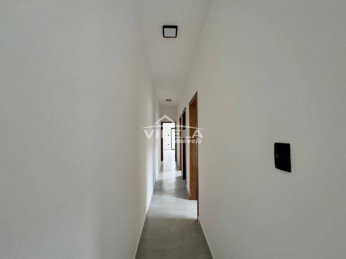 Casa com 3 Dormitórios Bairro Golfinho -Caraguatatuba-Sp