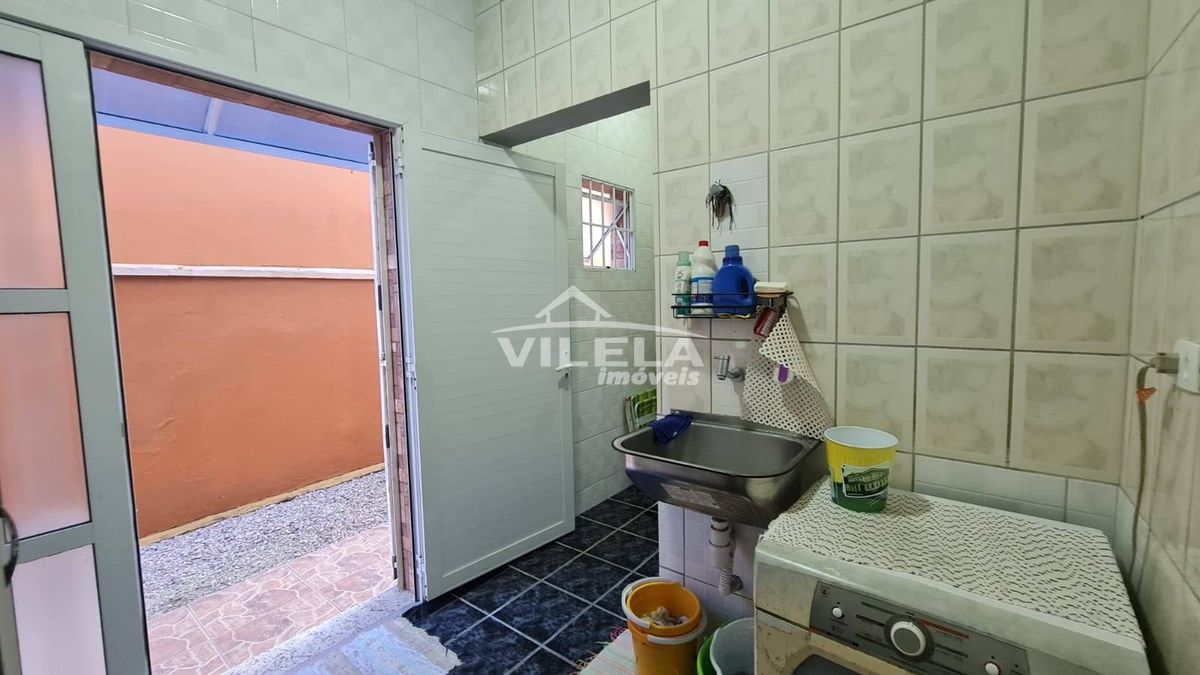 Expetacular sobrado no Aruã.