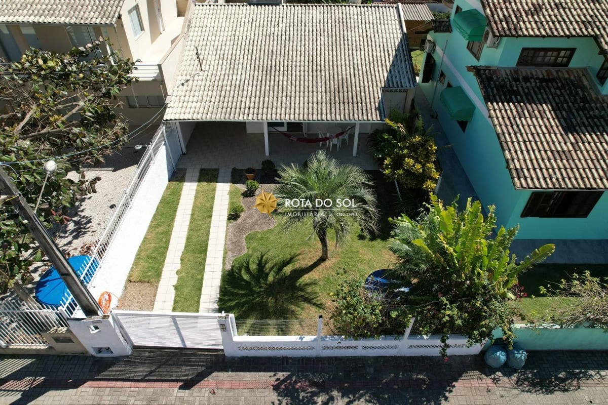 Casa 3 Quartos Próxima ao Mar Praia Bombas Bombinhas SC - 3